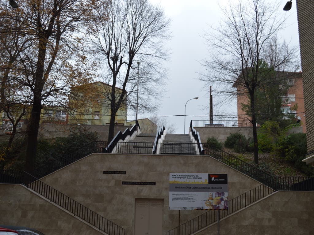 Alcalá de Henares reforma las escaleras de la calle Alcor