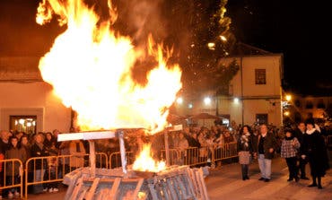 Alcalá de Henares quemará este sábado sus «trastos» en la Hoguera de Santa Lucía