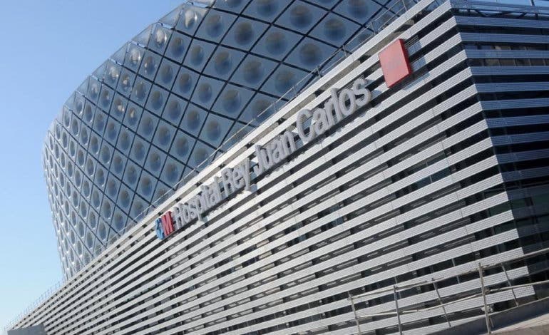 Bajan los nuevos contagios en Madrid y los hospitalizados y suben los pacientes en UCI