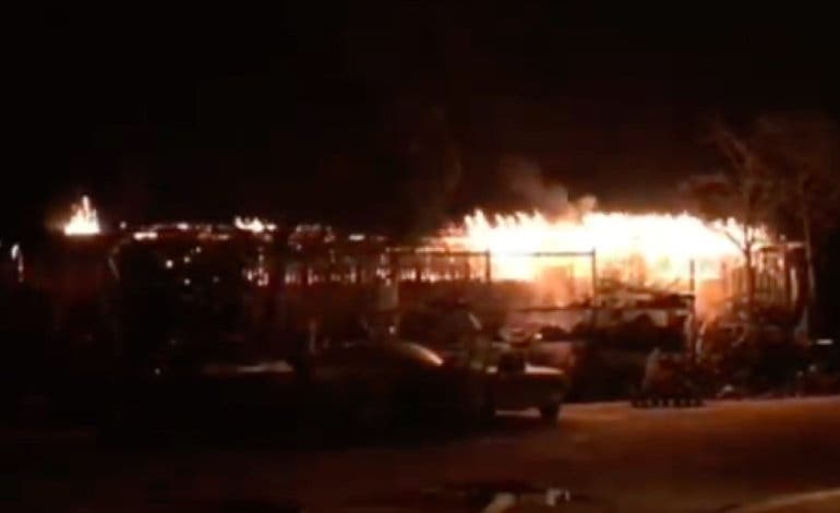Incendio esta madrugada en una chatarrería de Loeches 