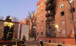 Fallecen en el hospital dos de los tres heridos en el incendio de Entrevías