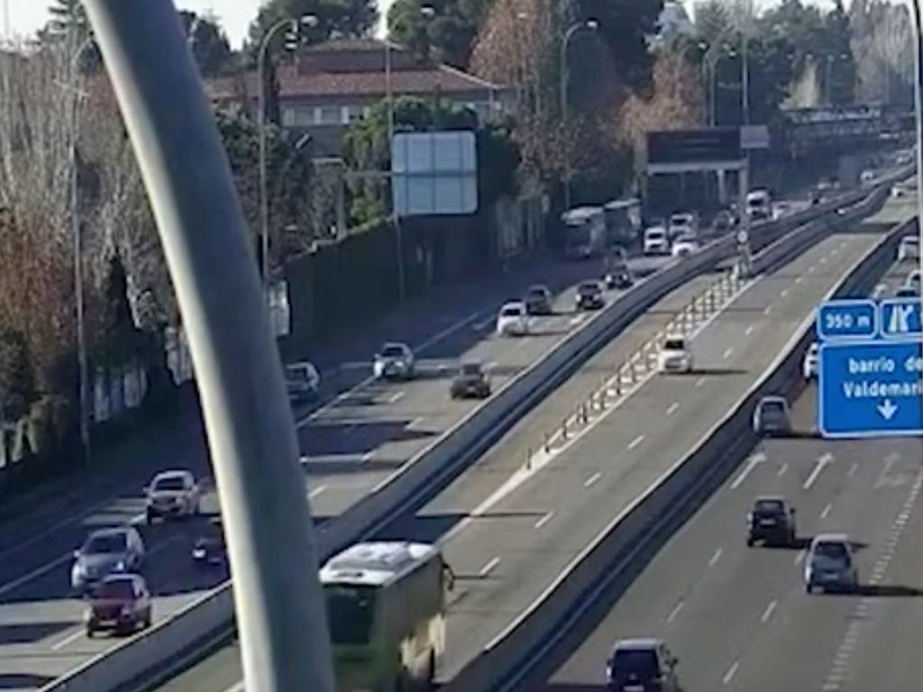 Un autobús circula 11 kilómetros en sentido contrario por el Bus-VAO de la A6