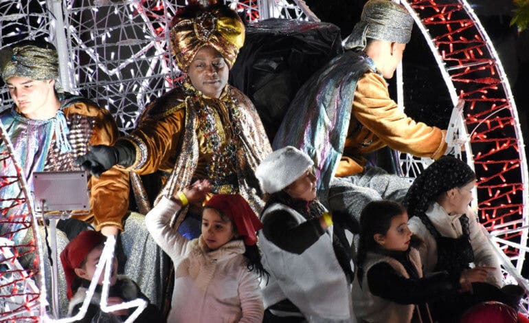 La Cabalgata de Reyes de Alcalá de Henares suprime el reparto de caramelos
