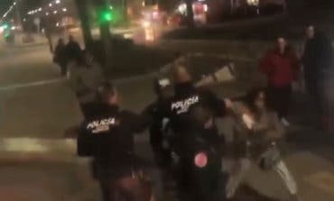 Denuncian racismo en el desalojo de una mujer negra de un autobús en Madrid