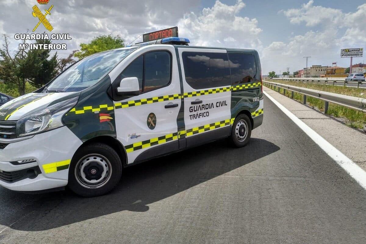 Detenido un camionero por circular ebrio por la A-2