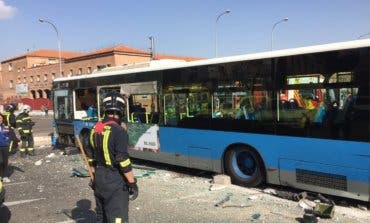 Aparatoso accidente de un autobús de la EMT