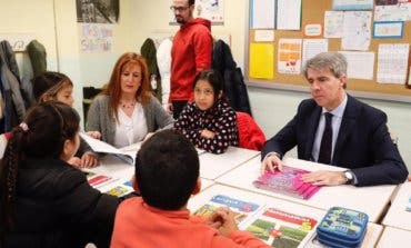 La Comunidad de Madrid convocará este año 3.500 plazas de maestros