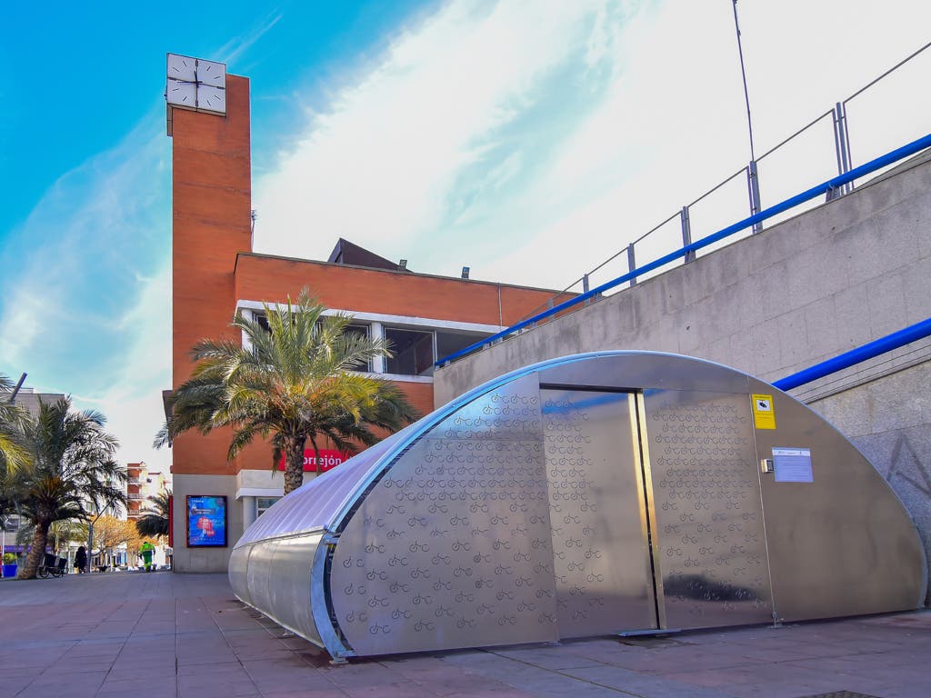 Torrejón estrena el primer parking inteligente para bicis de Madrid 