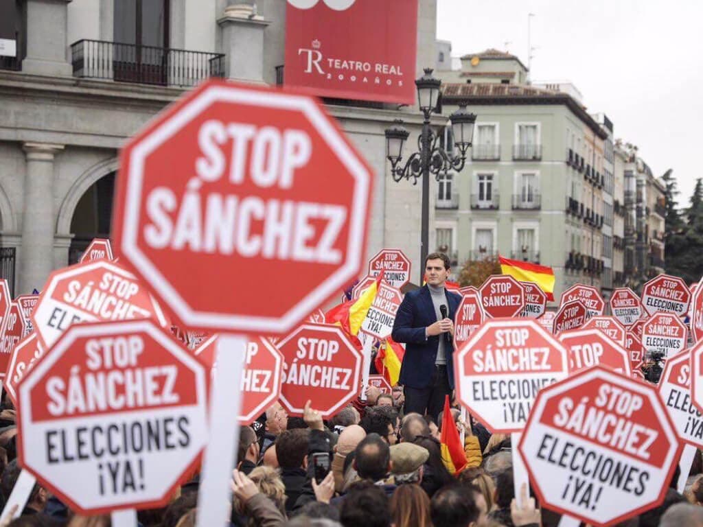 Primera gran manifestación contra Pedro Sánchez en Madrid 