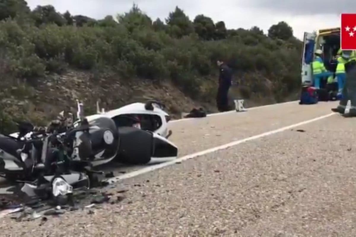 Muere un motorista y otro resulta muy grave al chocar en la M-133