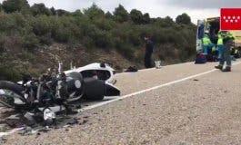 Muere un motorista y otro resulta muy grave al chocar en la M-133