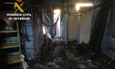 Detenidos dos menores por prender fuego al club social de Valdeaveruelo