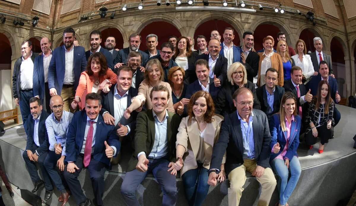 Pablo Casado promete en Alcalá de Henares construir el Bus-VAO de la A-2