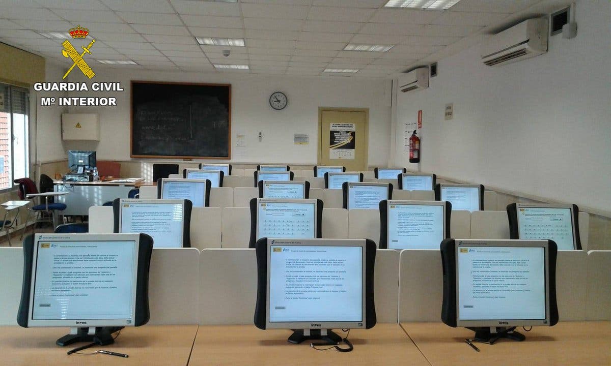 Pillados en Guadalajara haciéndose pasar por otros en el examen de conducir