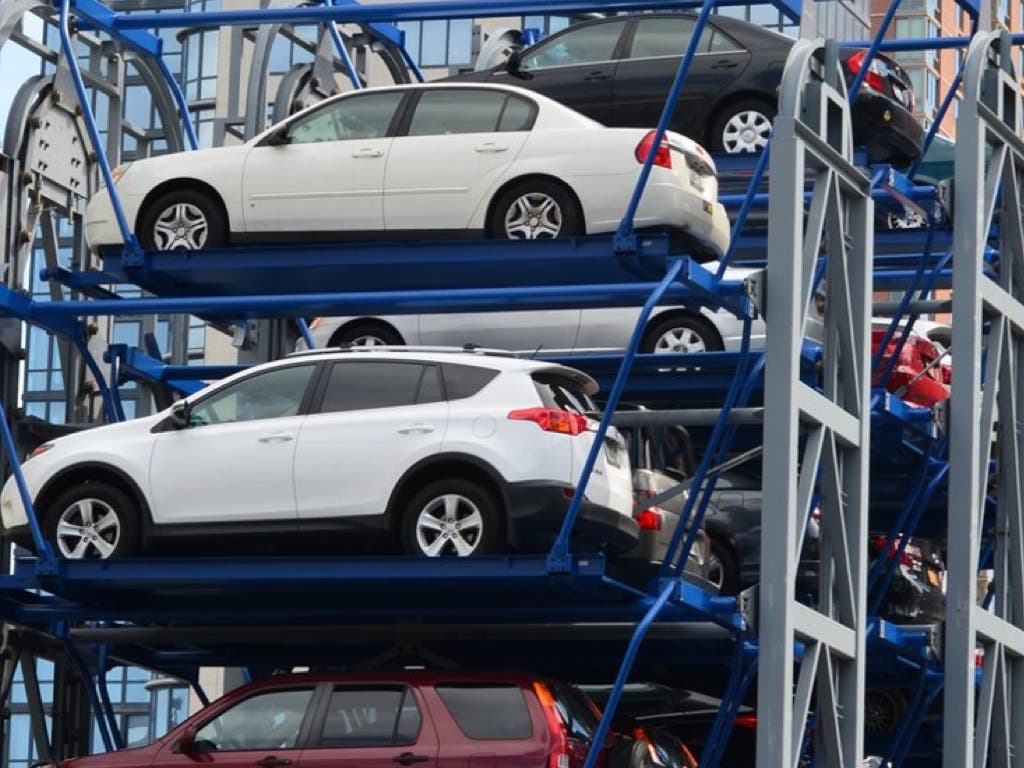 Azuqueca estudia implantar un parking inteligente en la estación