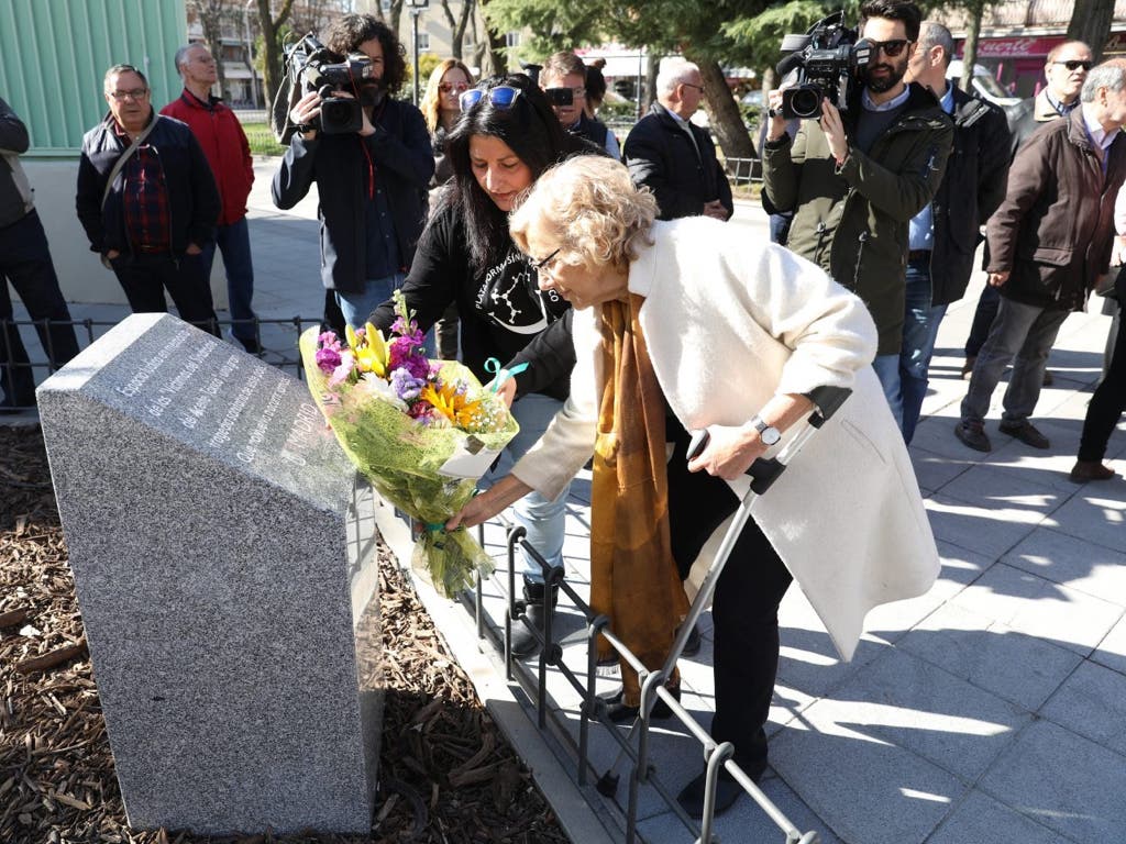 Carmena recuerda a las víctimas del aceite de colza