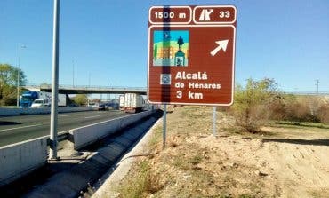 Alcalá de Henares estrena carteles en la A-2