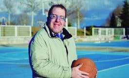 Rivas nombra embajador a su vecino José de Luna, actor de Campeones