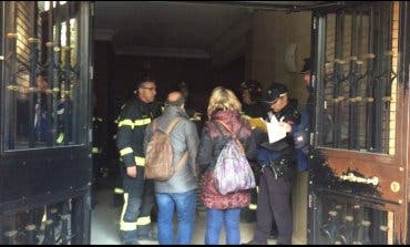 Decenas de familias sin poder entrar en sus casas tras la explosión de Vallecas