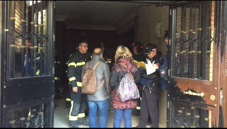 Decenas de familias sin poder entrar en sus casas tras la explosión de Vallecas