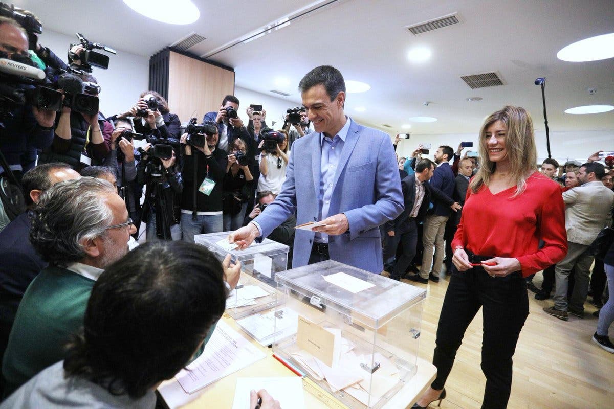 El PSOE gana las elecciones pero necesita apoyos para gobernar