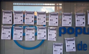 Así ha amanecido este miércoles la sede del PP de Coslada