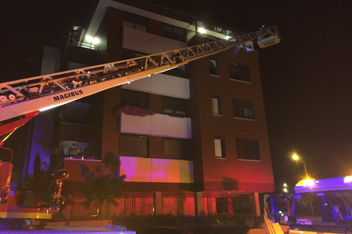 Un incendio en un piso en Madrid deja ocho heridos