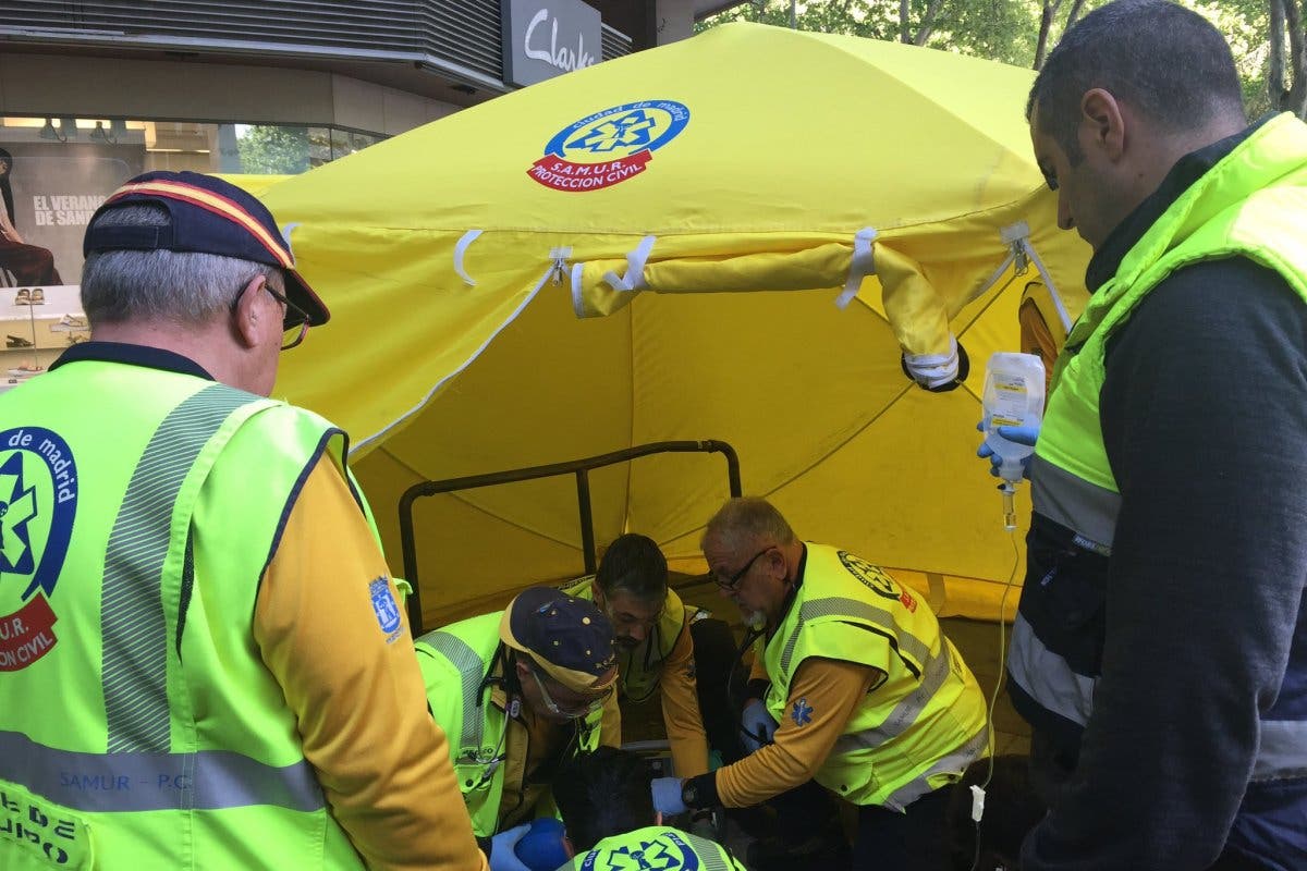 Muy grave una joven al ser atropellada por un autobús de la EMT