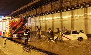 Logran retirar los 9 coches atrapados en el túnel de la M-14