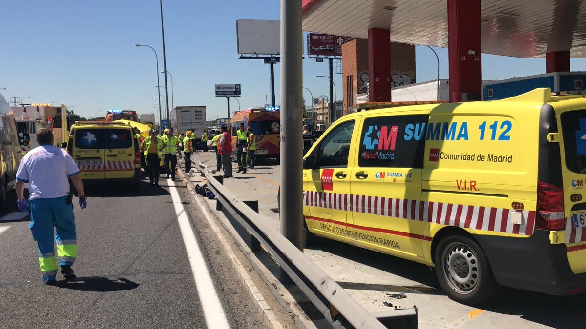 Un muerto y tres heridos en dos accidentes en la A-4