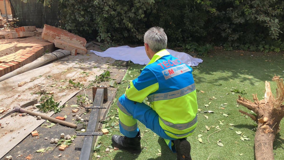 Muere un hombre aplastado por un muro en Paracuellos de Jarama 