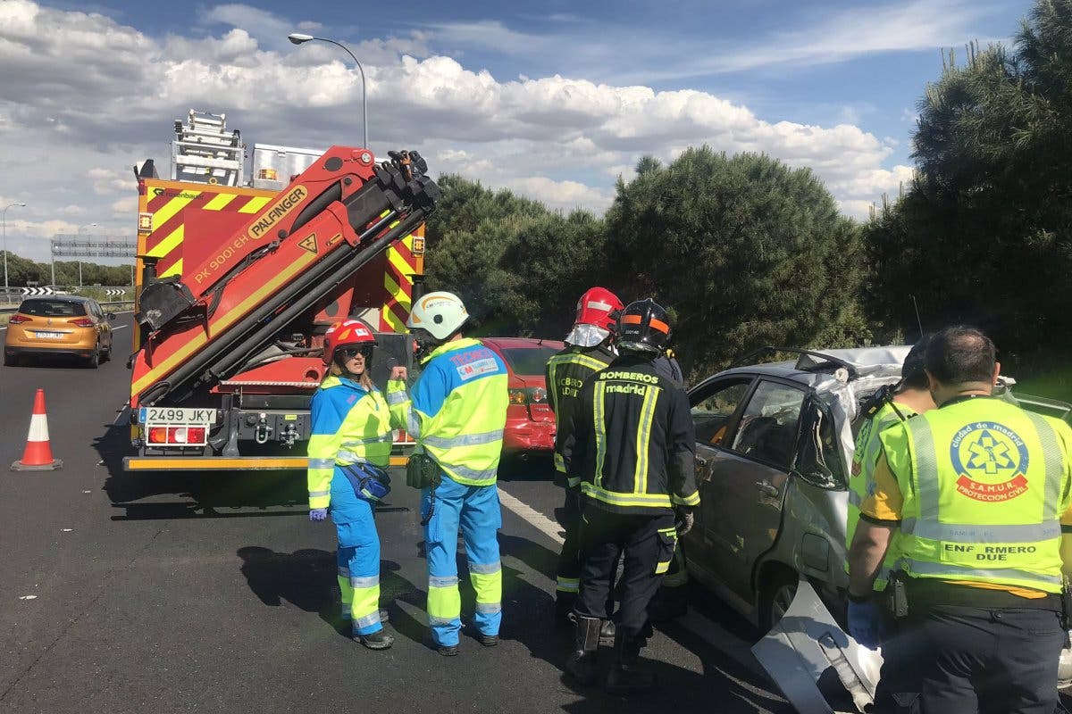 Accidente múltiple en la M-40 con díez vehículos implicados