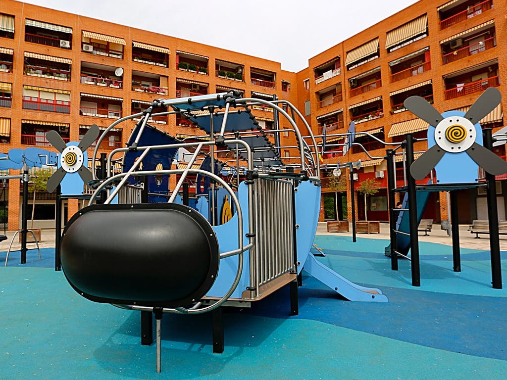 Abiertos los parques infantiles remodelados en Coslada