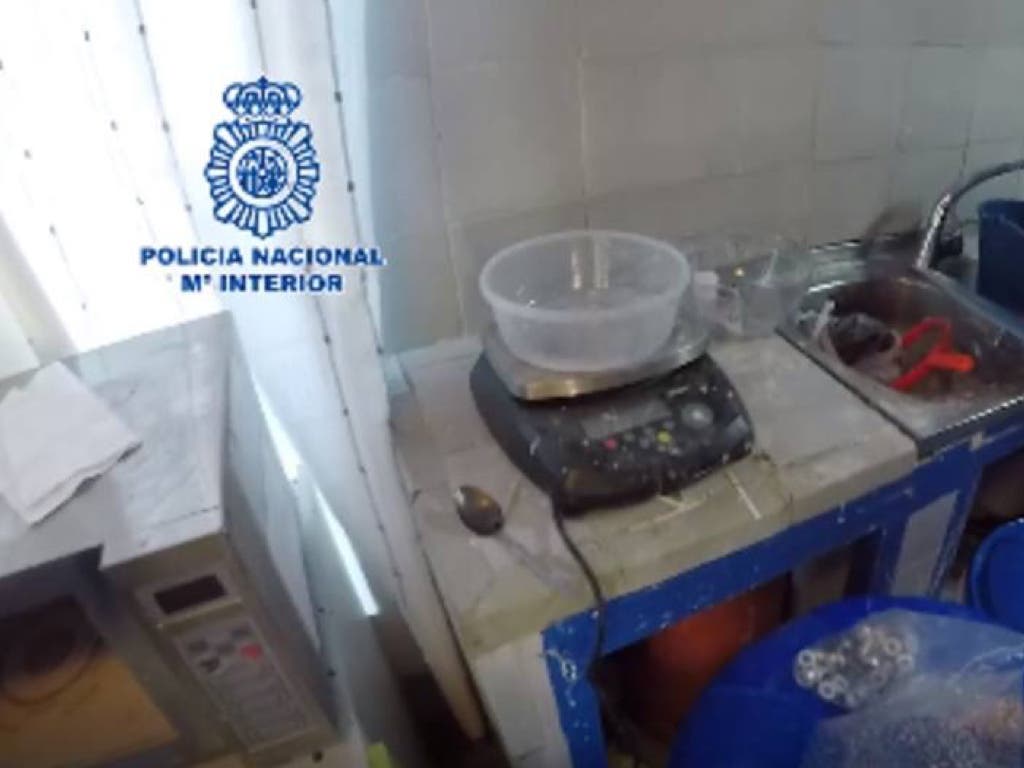 Desmantelada en Madrid la mayor red de fabricación de cocaína de España