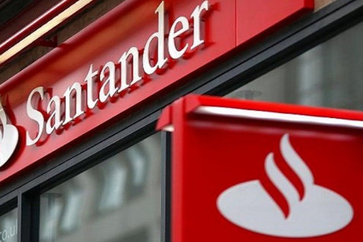 Alertan de nuevos SMS fraudulentos que se hacen pasar por Banco Santander y BBVA