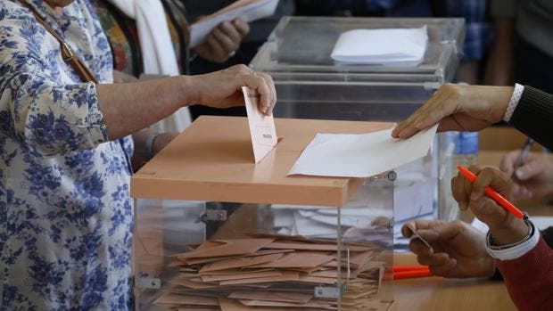 El DNI, obligatorio para votar por correo y las vacaciones servirán como excusa para no formar parte de una mesa electoral