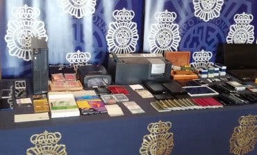 Dos detenidos en Madrid por falsificar documentos para obtener residencia en España
