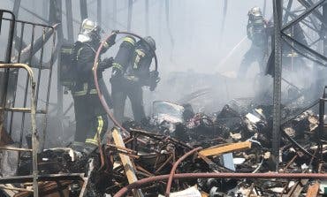 Arde otra vez una nave que almacenaba patinetes en Humanes
