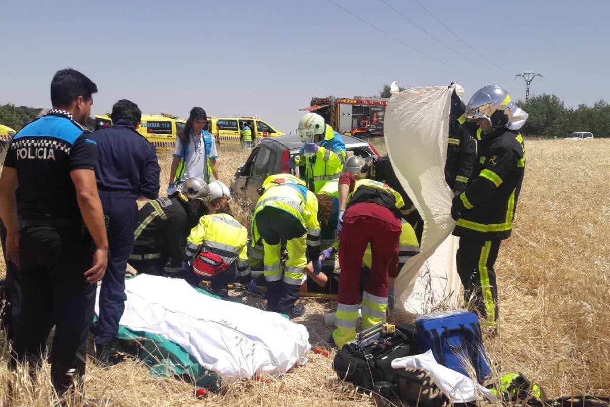 Herida grave al volcar su coche en Los Santos de la Humosa