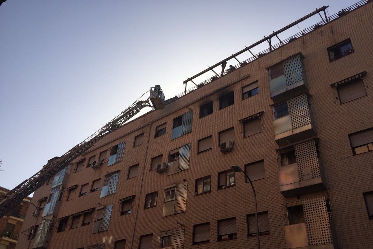 Herida grave un anciana en un incendio en Madrid