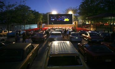 Comienza a funcionar el cine de verano de La Bombilla