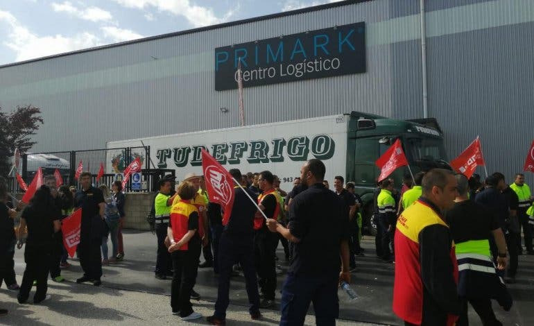 Huelga indefinida en el almacén logístico de Primark en Guadalajara