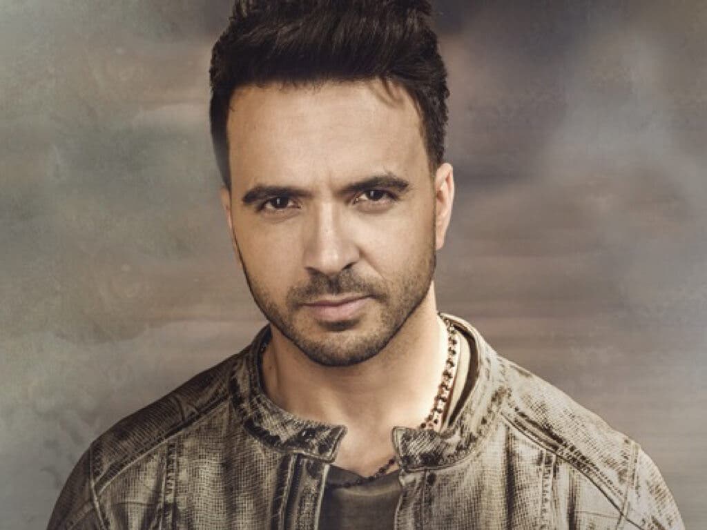 Find the latest tracks, albums, and images from luis fonsi. 