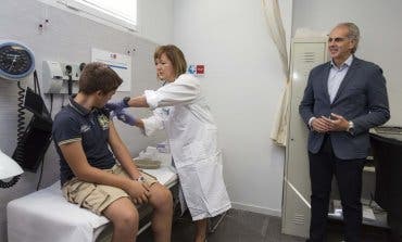 La Comunidad de Madrid comienza a vacunar a los niños de 12 años con la nueva vacuna contra la meningitis