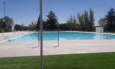 Agreden al vigilante de una piscina municipal de Vallecas 