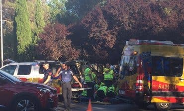 Muere un motorista de 30 años al chocar con  un semáforo en Madrid 