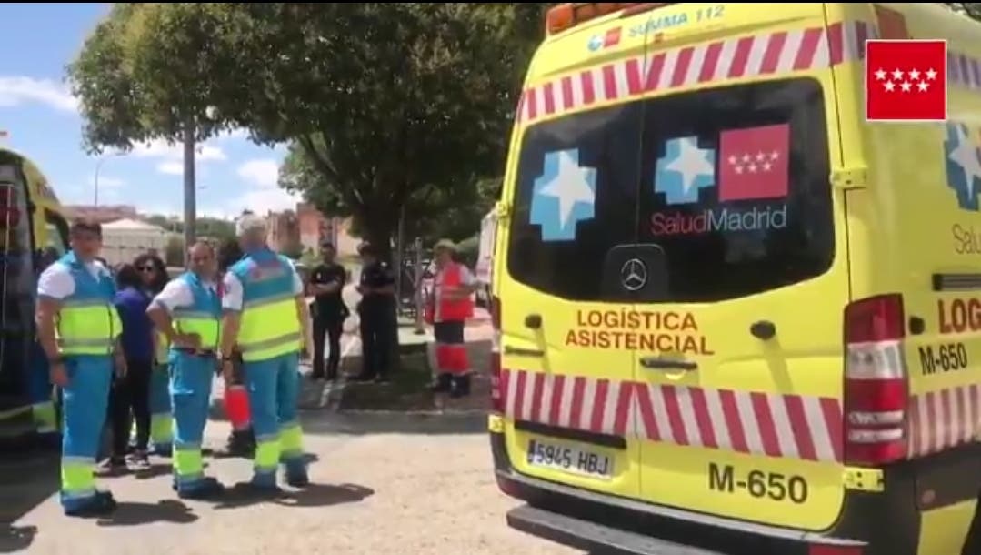 Herido grave un motorista al chocar contra una valla en Getafe