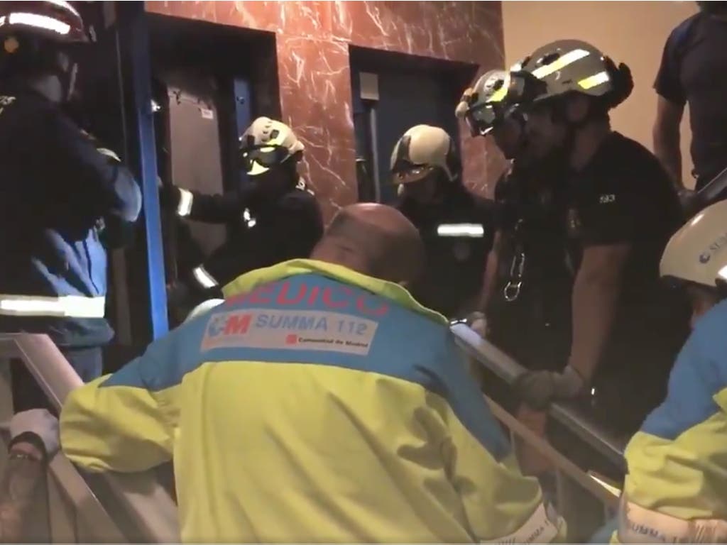 Herido un joven al desprenderse un ascensor desde un cuarto piso