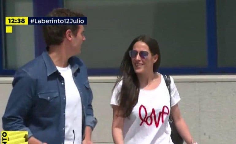 Rivera y Malú confirman su relación a la salida del hospital