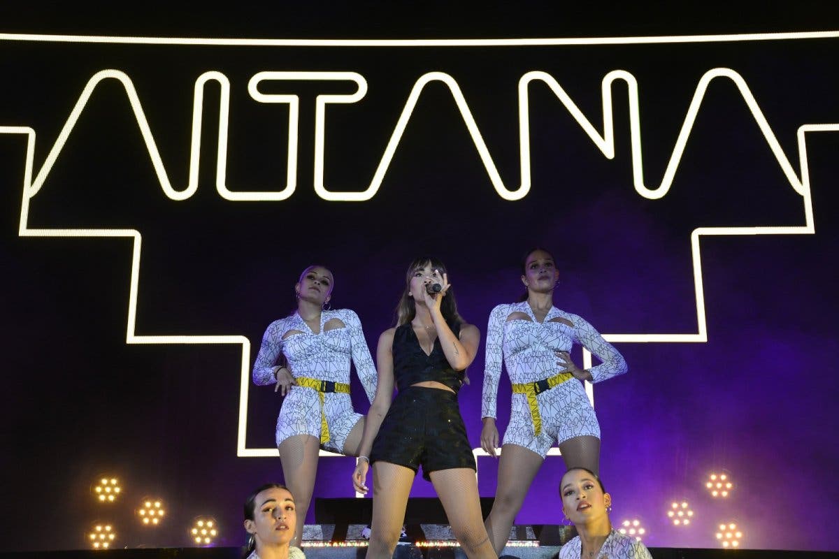 Aitana abrió Los Conciertos de la Muralla de Alcalá de Henares